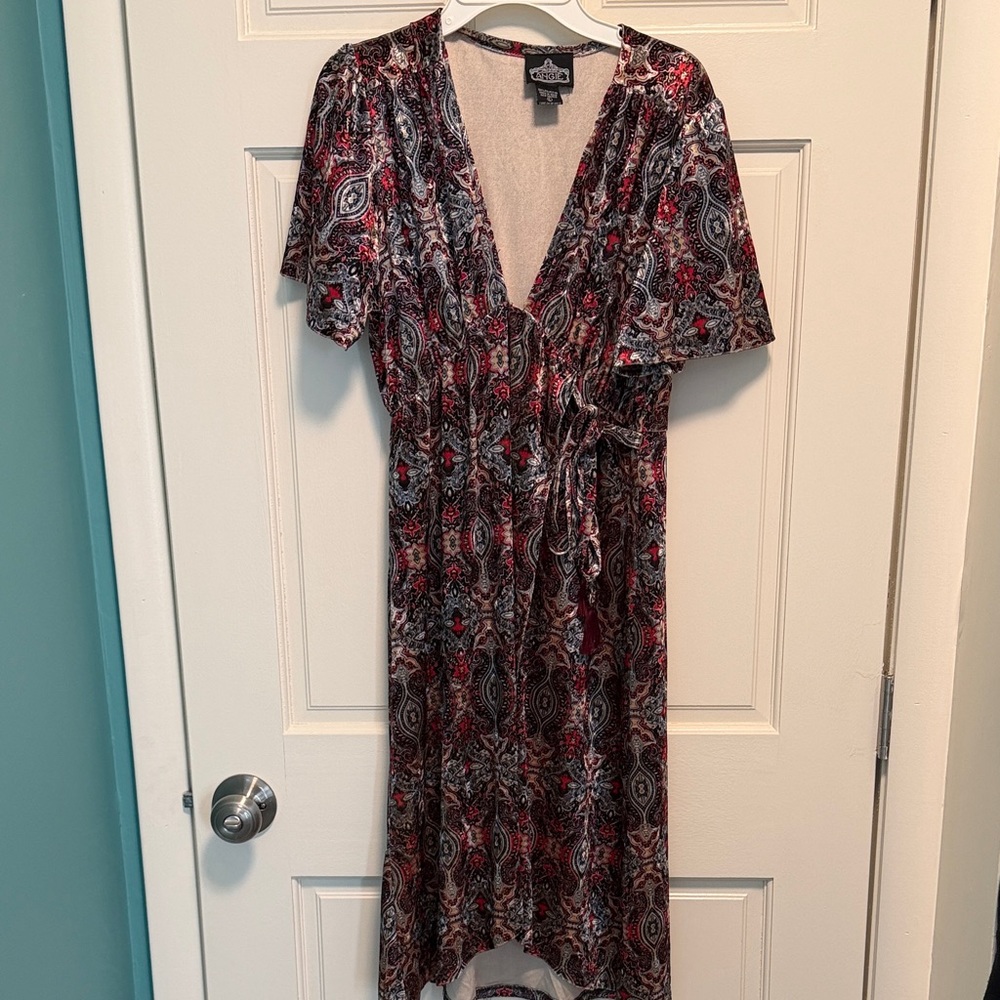 Francesca's Collections Red and Black Paisley Wrap Velvet Midi Dress